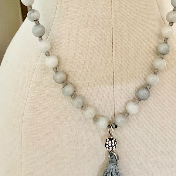 Vintage Natural Ombré Jade Tassel Necklace - Picture 3 of 17